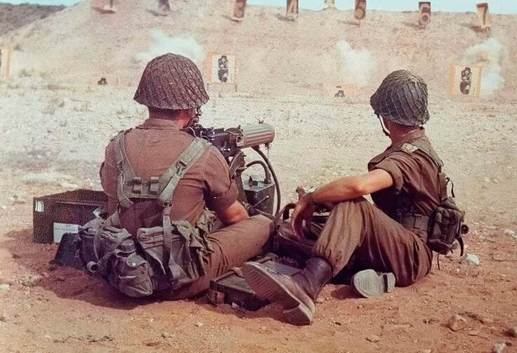 Южноафриканские солдаты с пулеметом Викерс